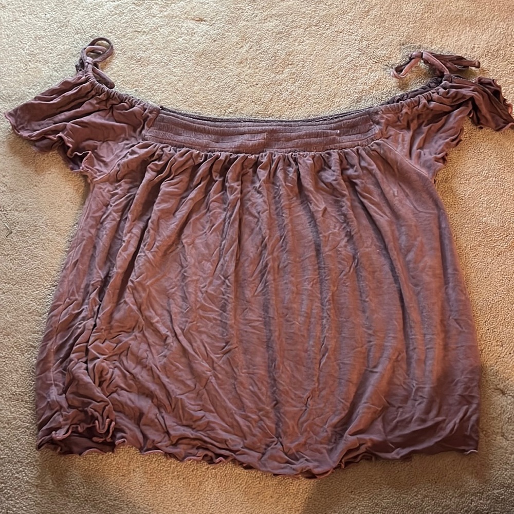 American Eagle off shoulder crop